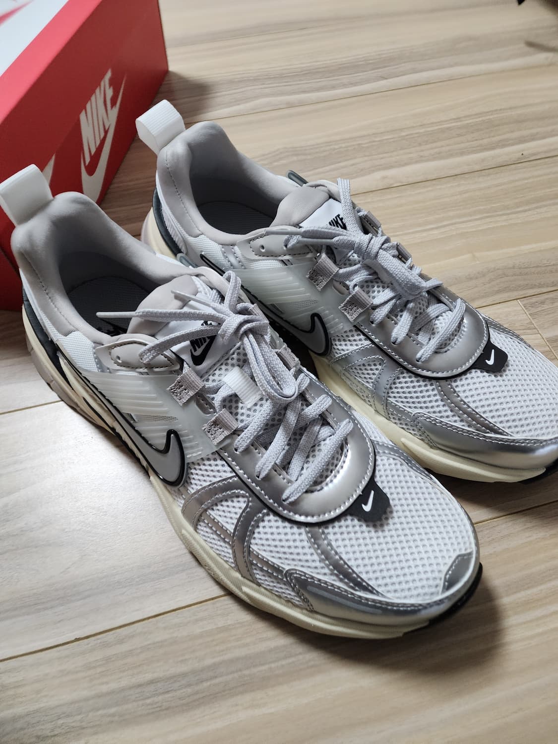 나이키v2k운동화스니커즈280사이즈 상품이미지4