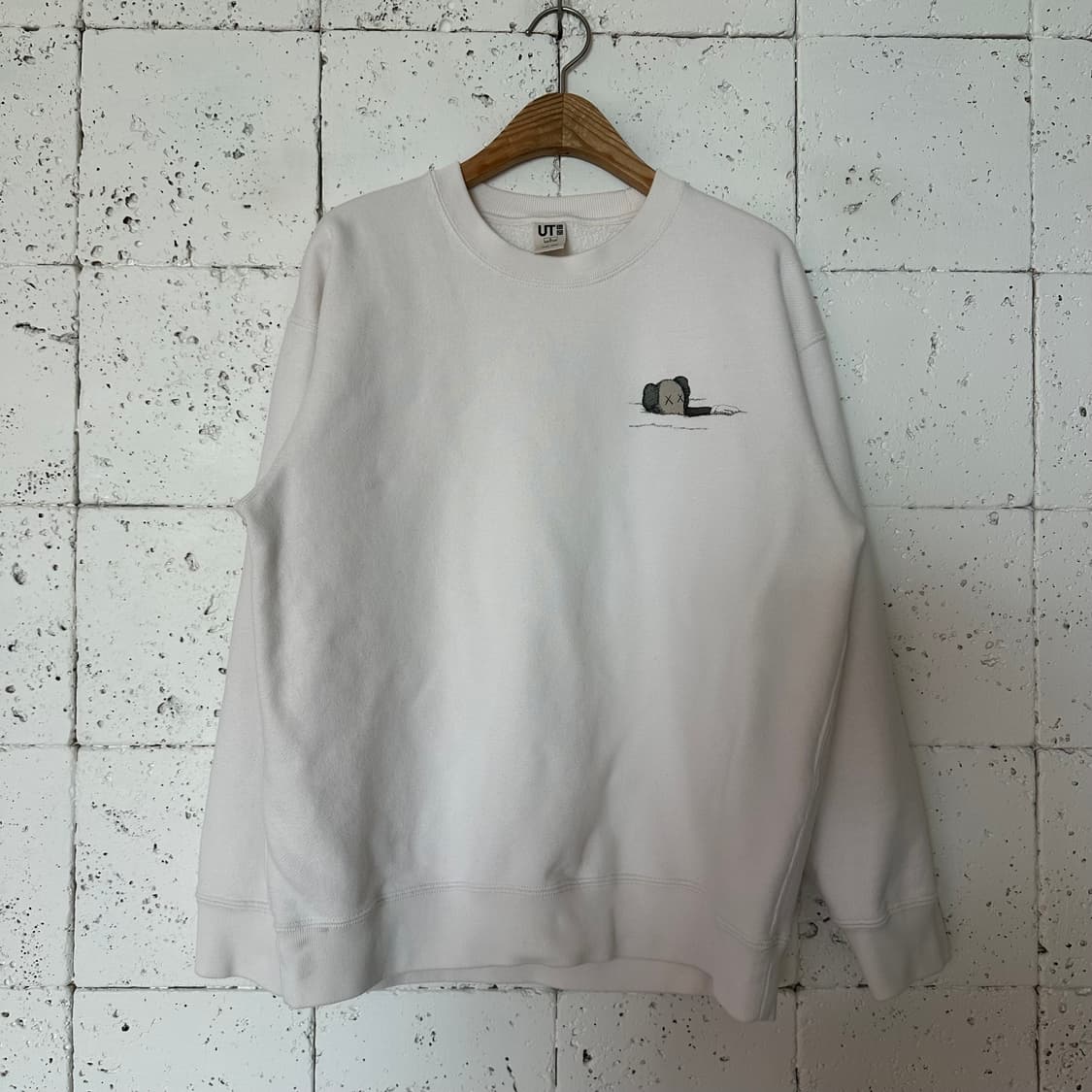 L 유니클로 x 카우스 맨투맨 상품이미지1