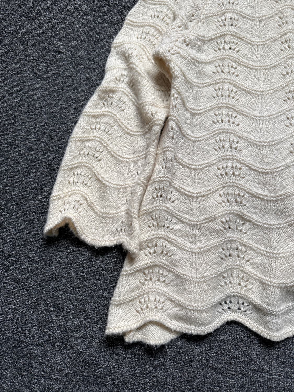 빈티지 웨이브 펀칭 니트 상품이미지7