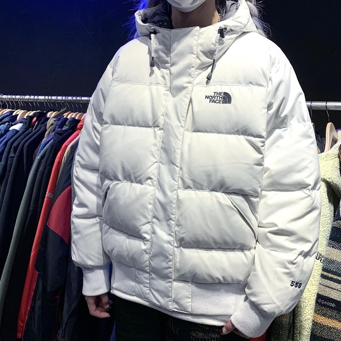 노스페이스 화이트 550필 구스 다운 패딩 점퍼 상품이미지1
