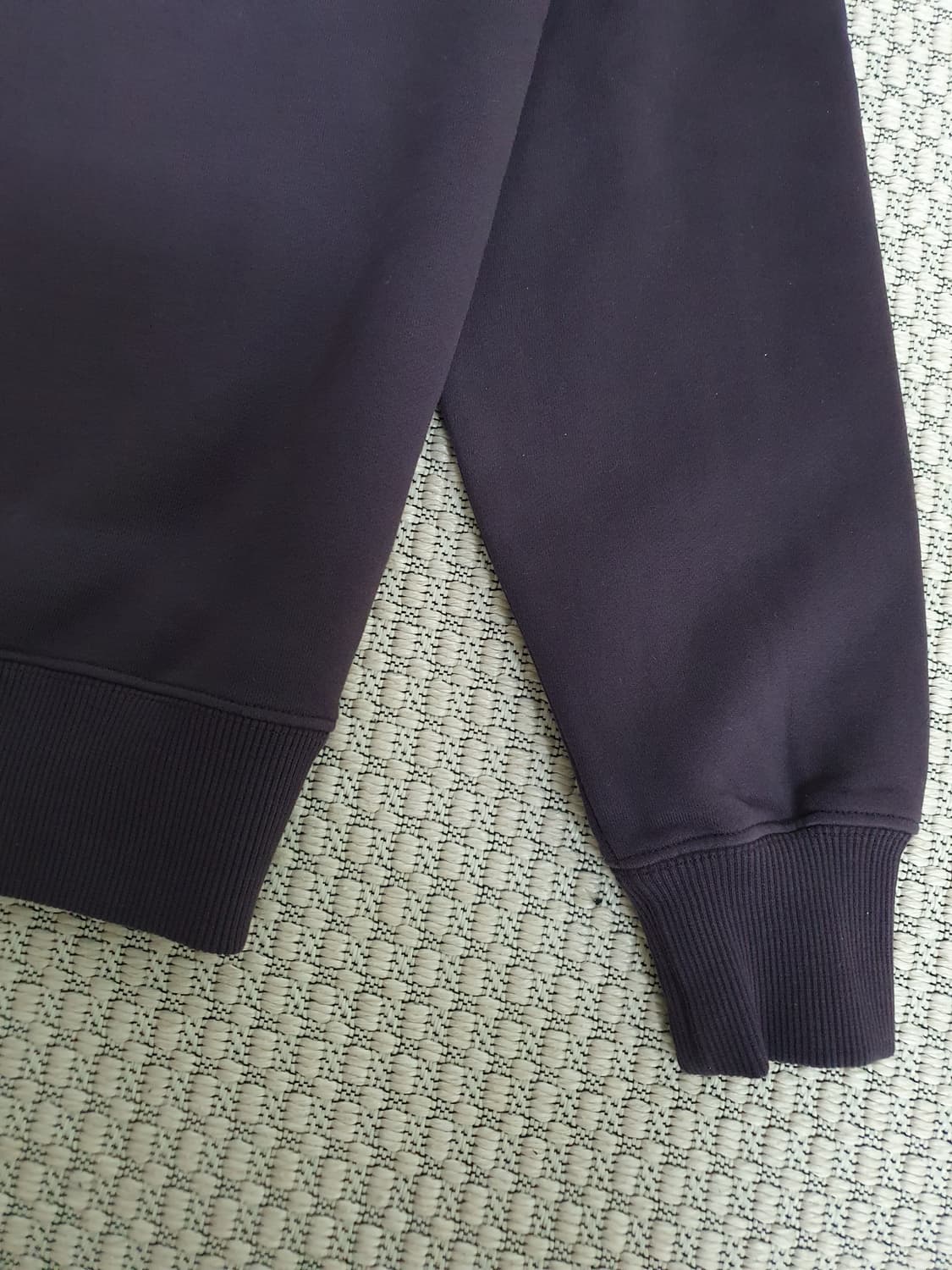 자수가 들어간 보라색 스웨트셔츠 상품이미지8