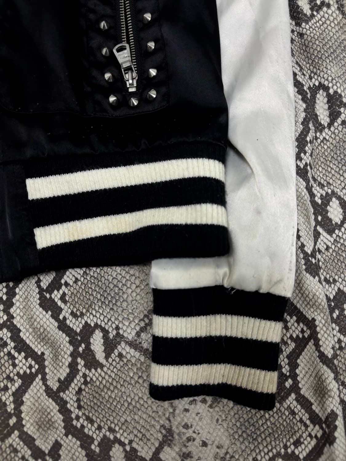  00‘s Rare Design Skull Patch&Stud Detai 상품이미지5
