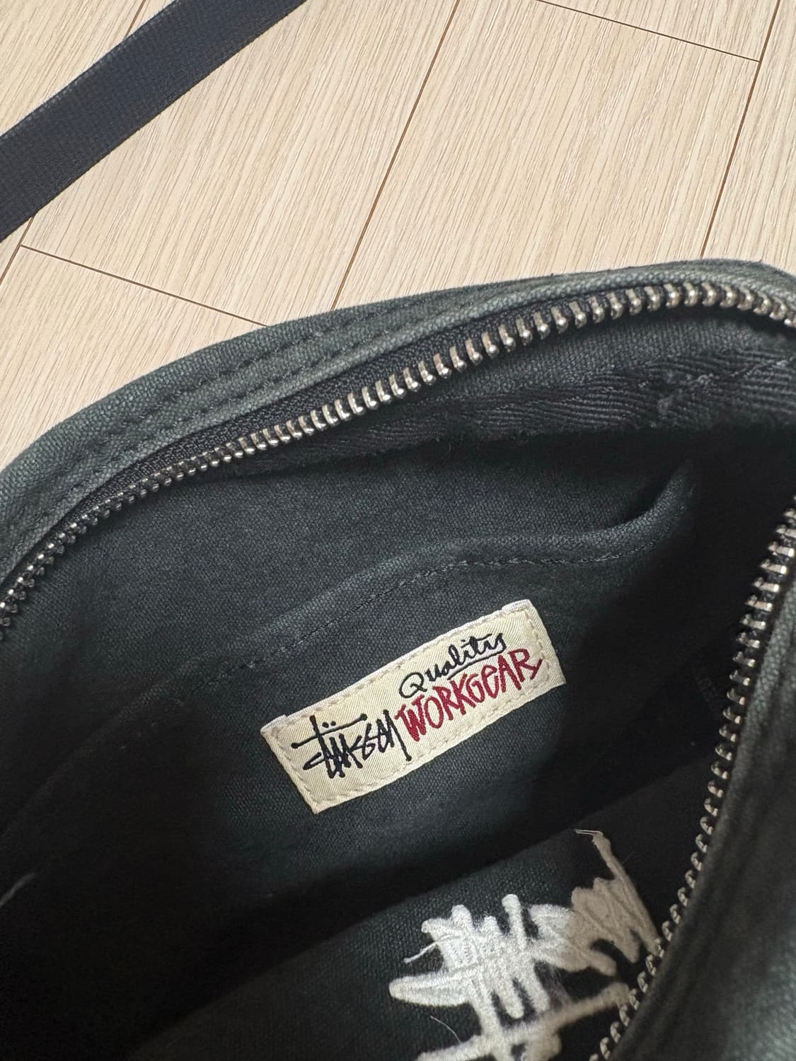 스투시 캔버스 사이드 파우치 워시드 블랙 상품이미지2