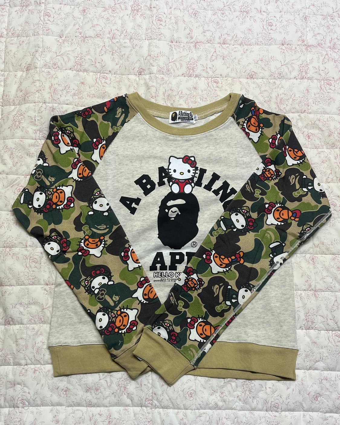 [급처]베이프X헬로키티 롱슬리브 상품이미지1