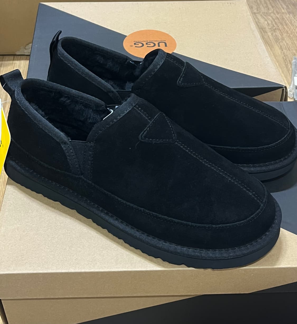 주우재 어그 슬립온 43사이즈 블랙 새상품 상품이미지3