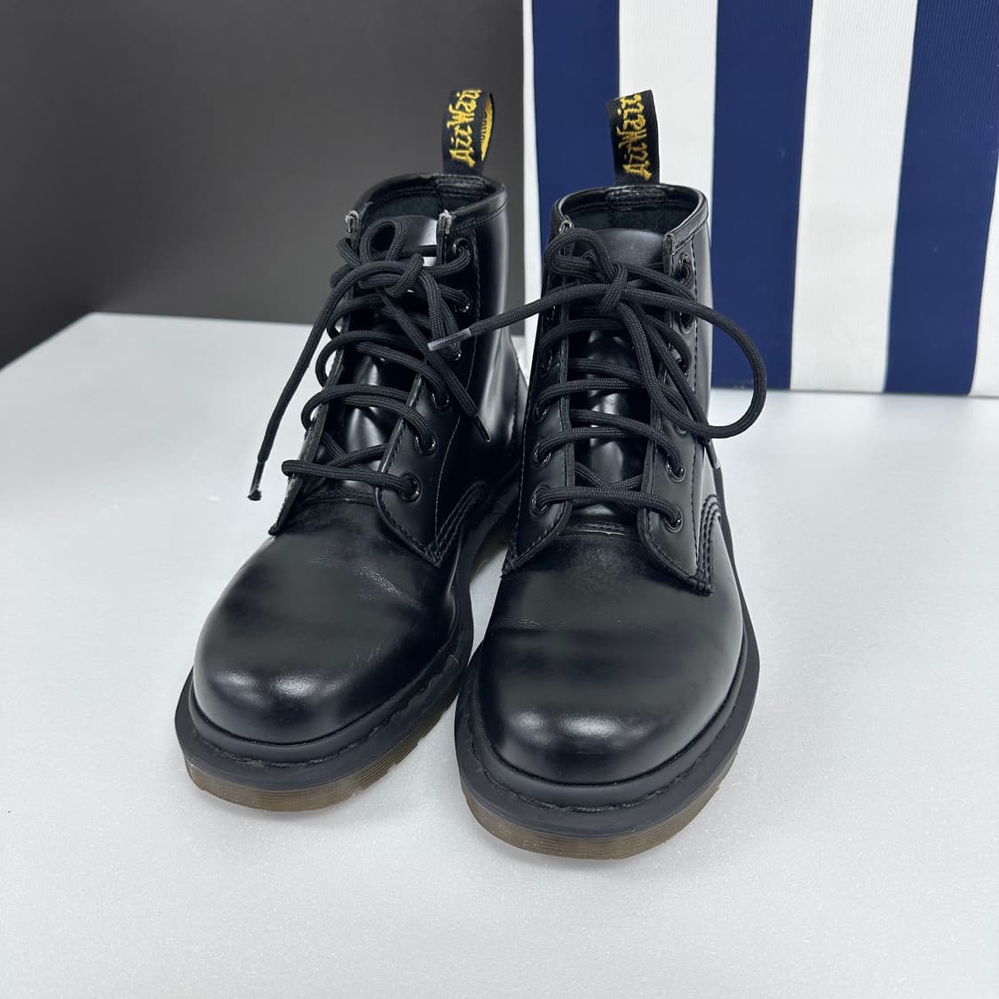 닥터마틴 101 6홀 여성 블랙 워커 부츠 UK4/EU37/230 상품이미지2