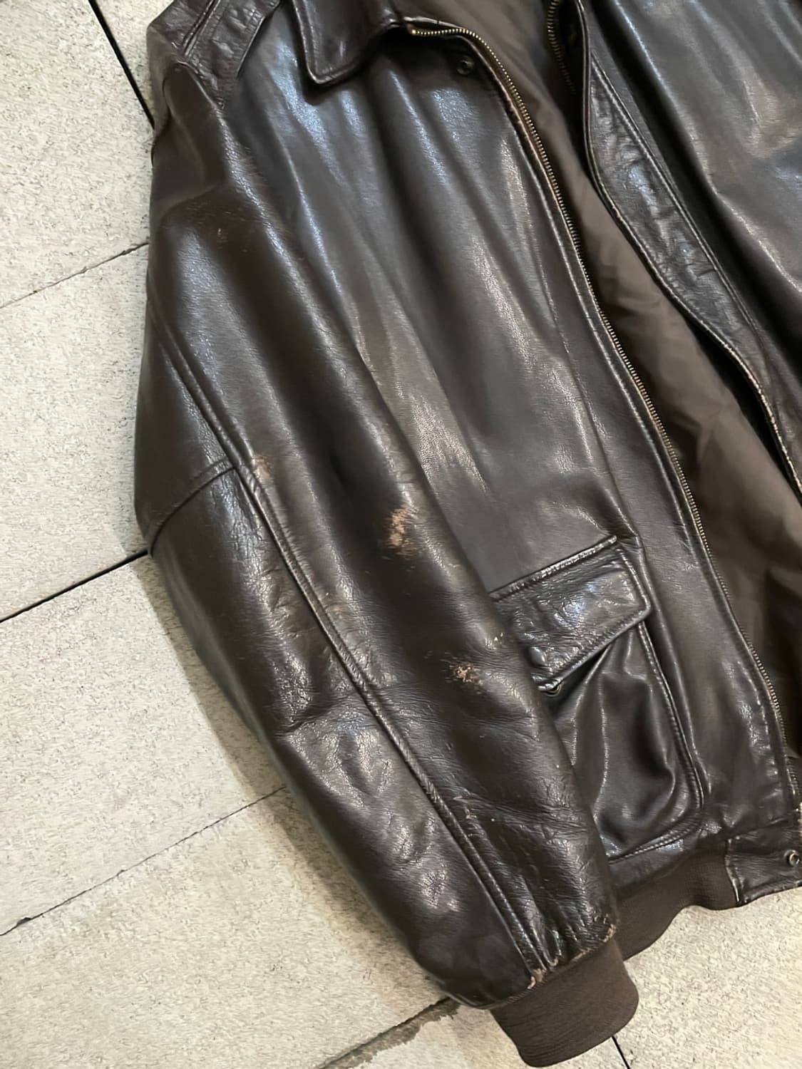 엘엘빈 A-2 염소 가죽 자켓  상품이미지3