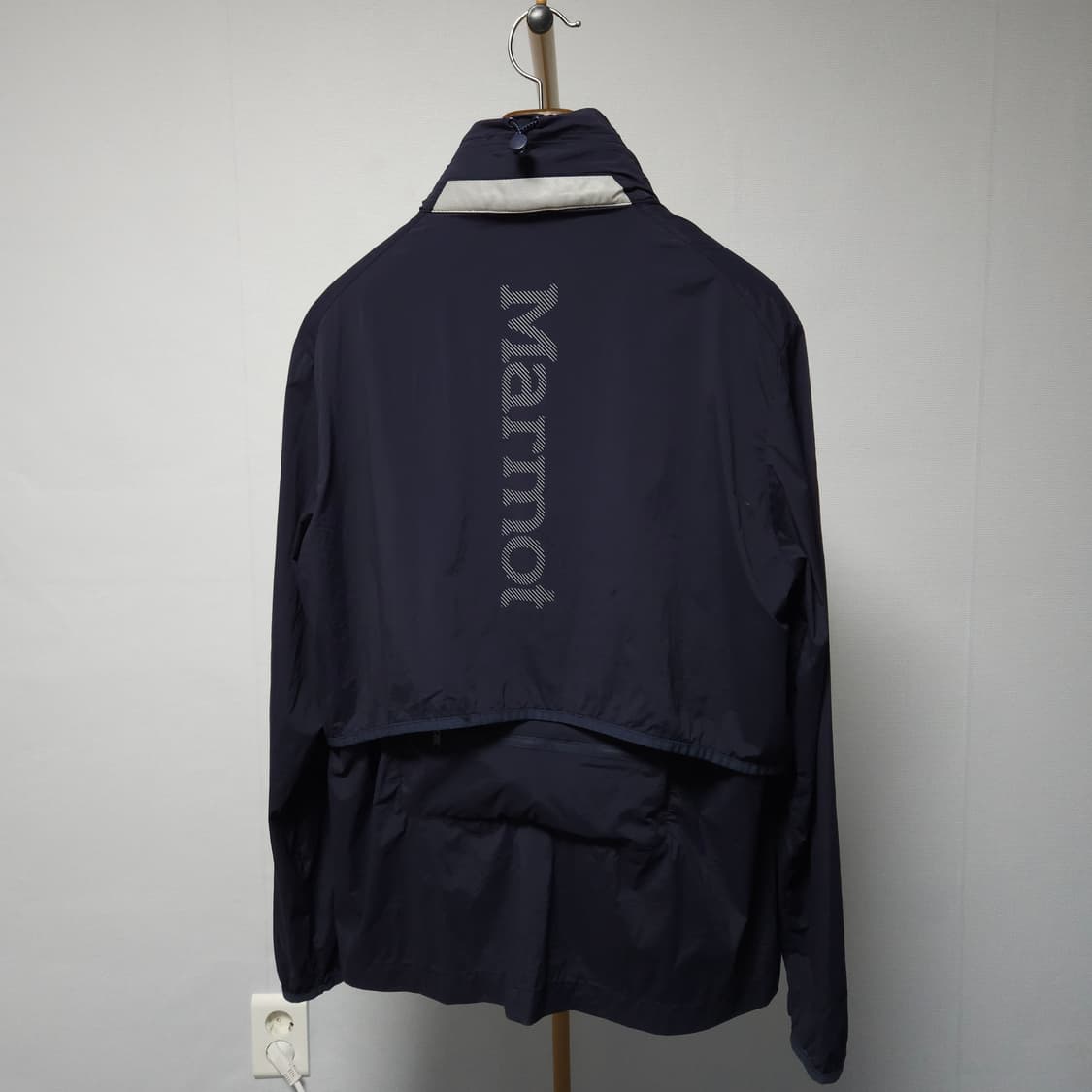 105 ) 마모트 남성 여름 바람막이 자켓 네이비 상품이미지3