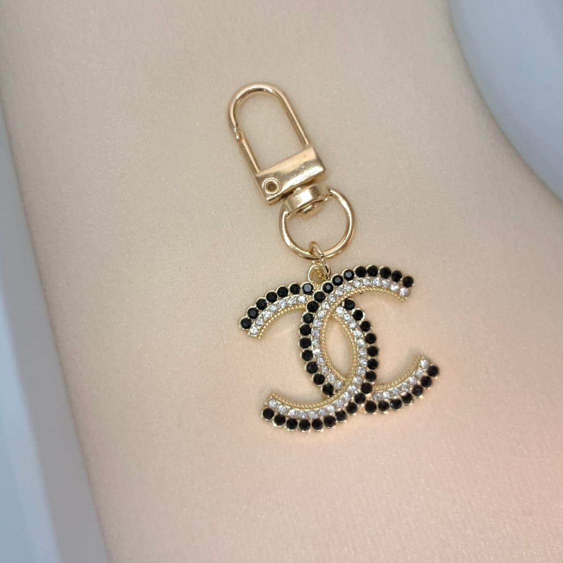 2+1 행사) 샤넬 키링 빈티지 펜던트 블랙골드 cc 상품이미지2