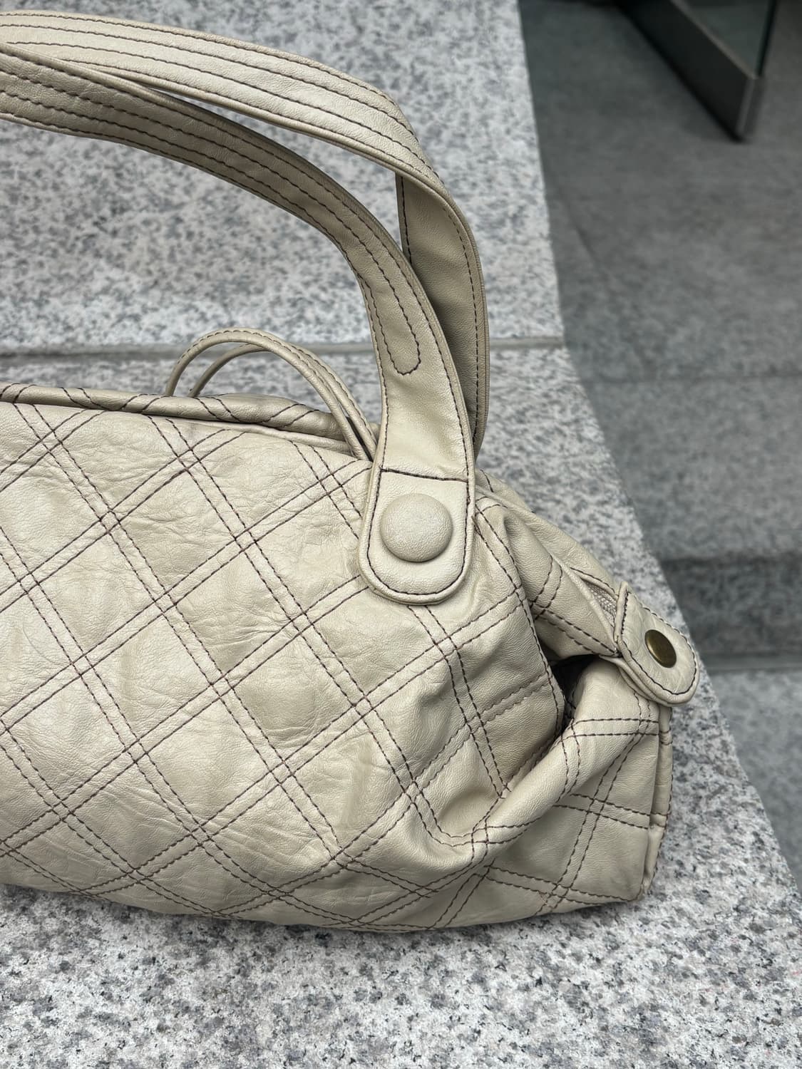 퀼티드 다이아몬드 덤플링 토트백 상품이미지3