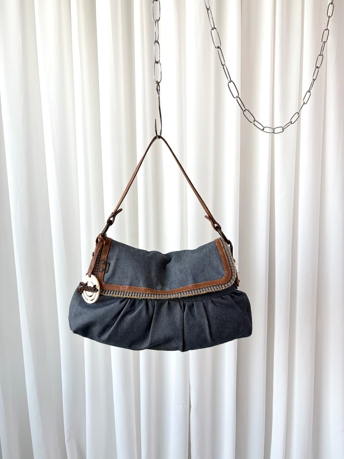 펜디 데님 셰프 바게트백 상품이미지1