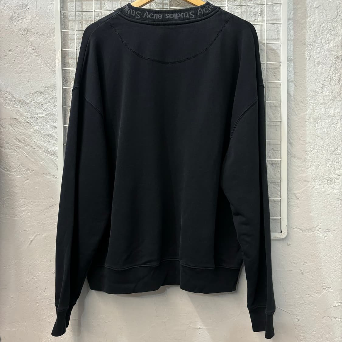 아크네 스튜디오 플로고 크루넥 블랙 스웻셔츠 L 상품이미지2