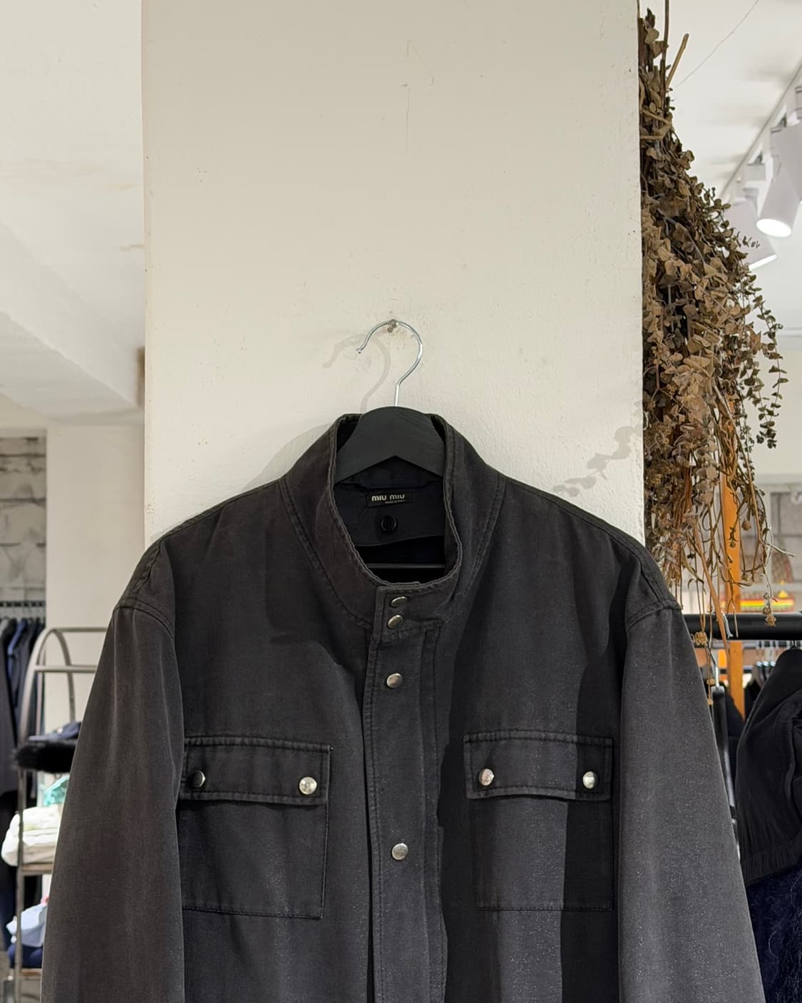 미우미우 블랙 코튼 사파리 자켓 상품이미지4