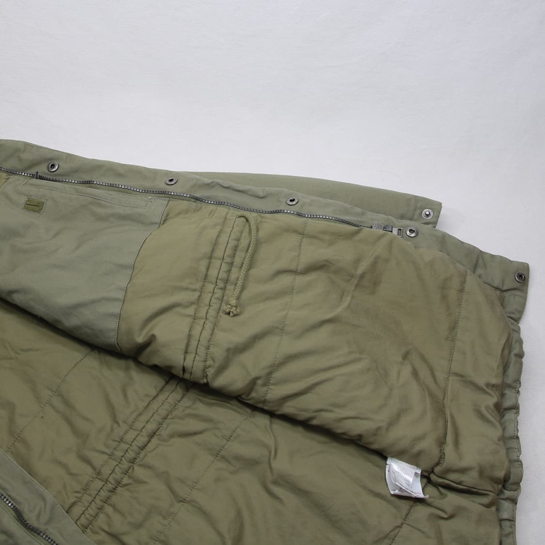 (착용컷) PUMA 레드불 밀리터리 자켓 (남성용 98) 상품이미지8