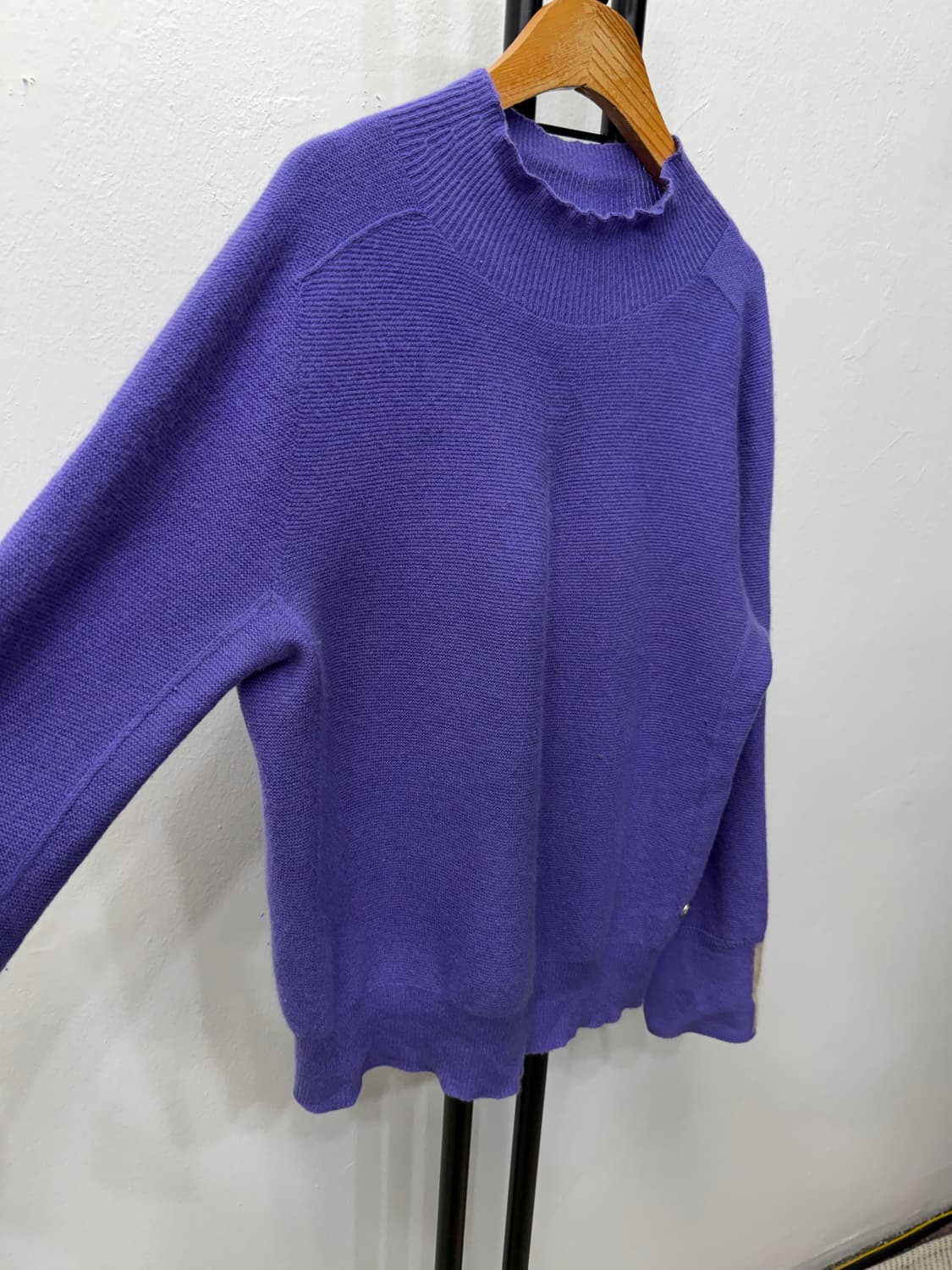 정품) 고비 23ss 캐시미어100 퍼플 라운드넥 니트 55 상품이미지2