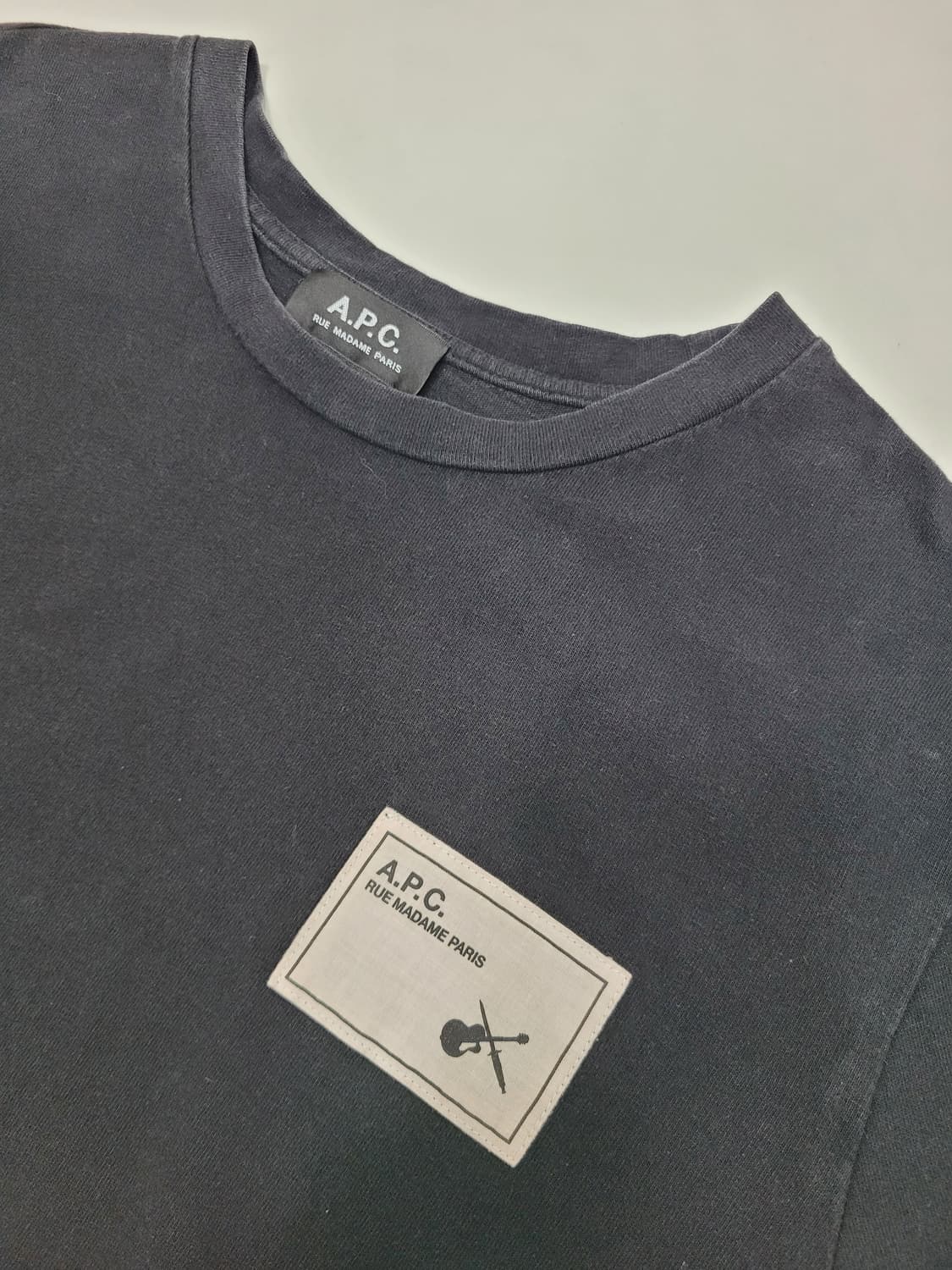 A.P.C. 20SS 아페쎄 뮤지엄 박스 로고 반팔 티셔츠 / 남 L  상품이미지4