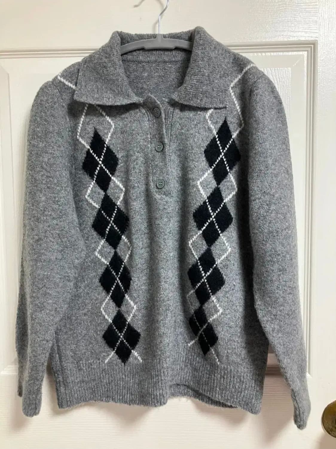 아가일 체크 그레이 카라 니트 상품이미지1