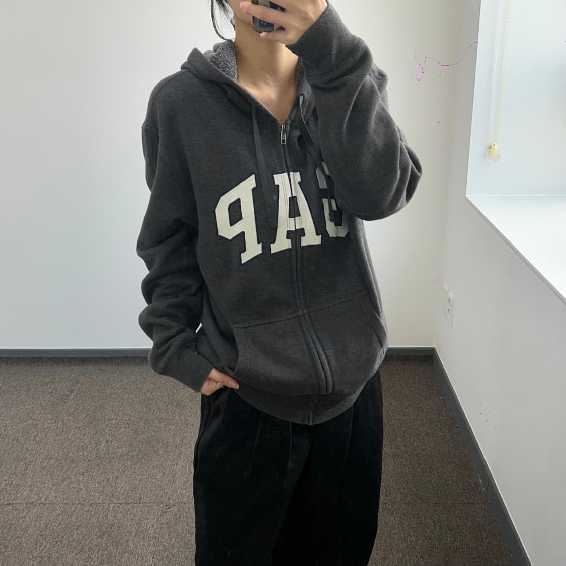 Gap 갭 아이보리 로고 차콜 후드집업 상품이미지2