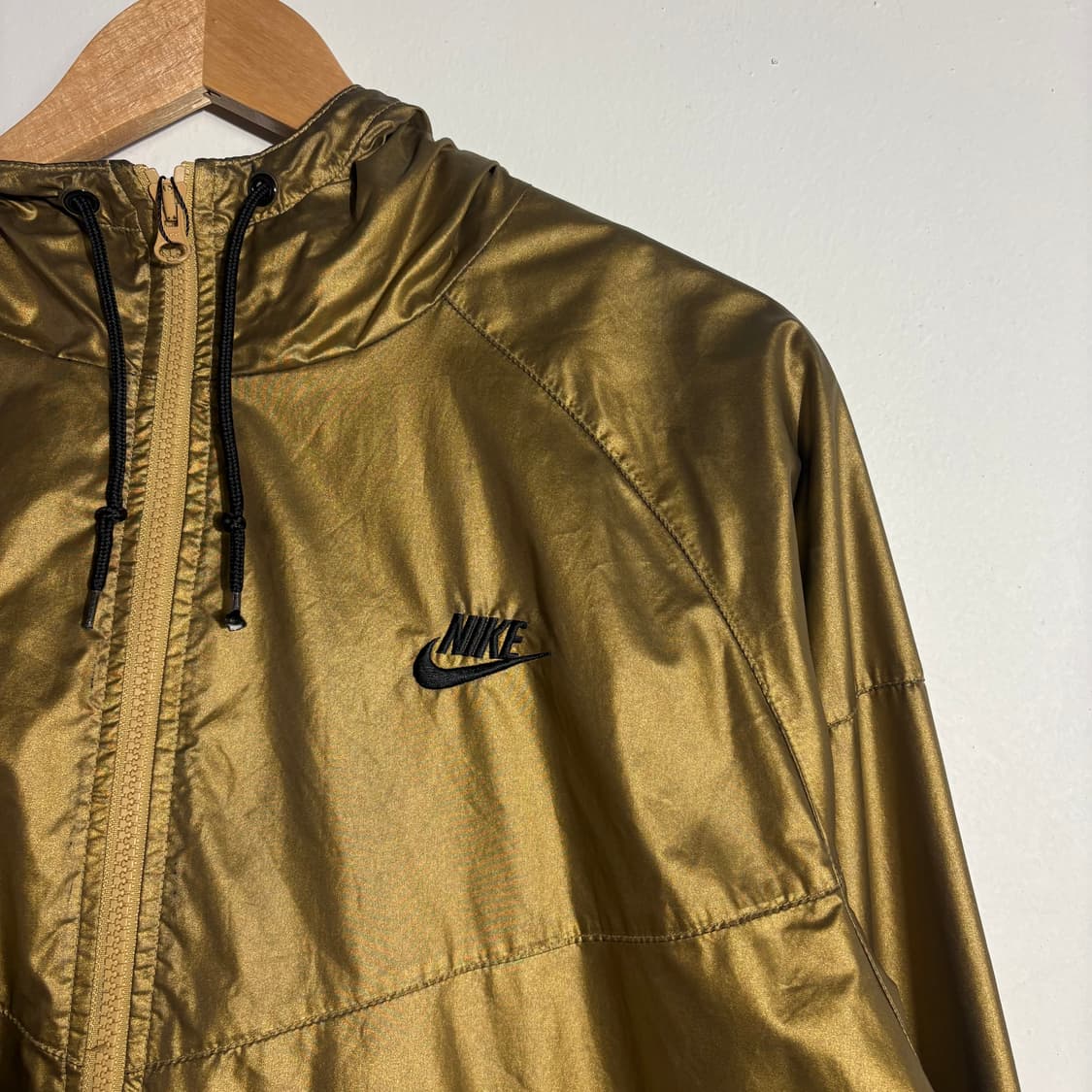 나이키 골드 후드 윈드브레이커 자켓 (무료배송) 상품이미지2