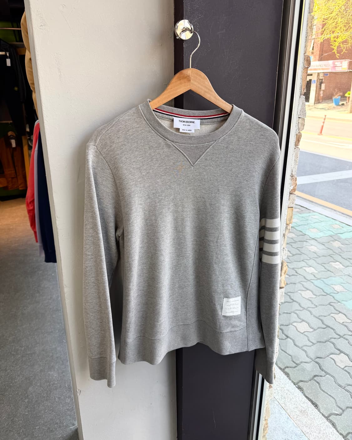 95~97/ 톰브라운 사선완장 그레이 맨투맨 상품이미지3