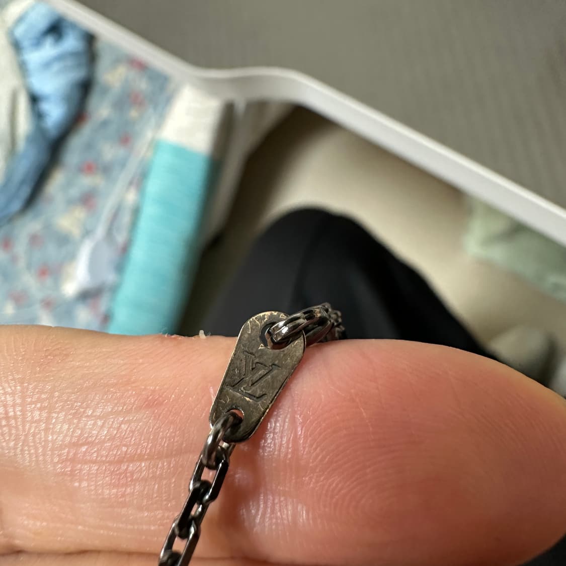 루이비통 LV 클로버 참 목걸이 상품이미지4