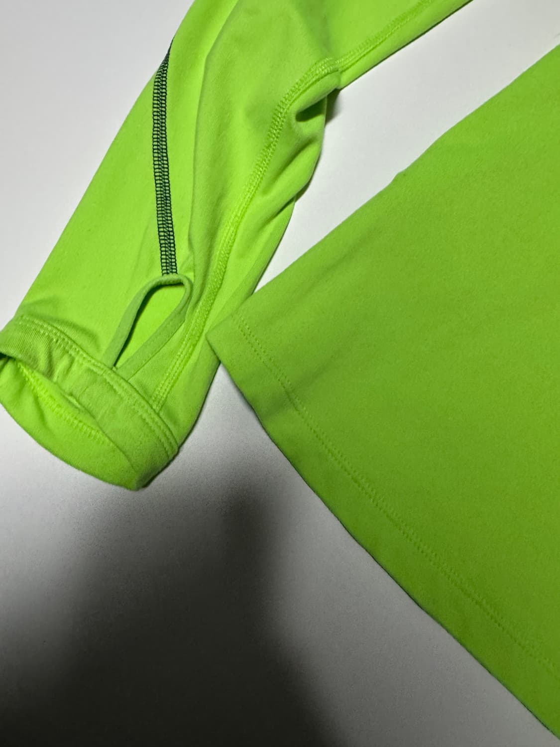 여성 나이키 러닝 드라이핏 기능성 형광 긴팔 티셔츠 s 상품이미지3