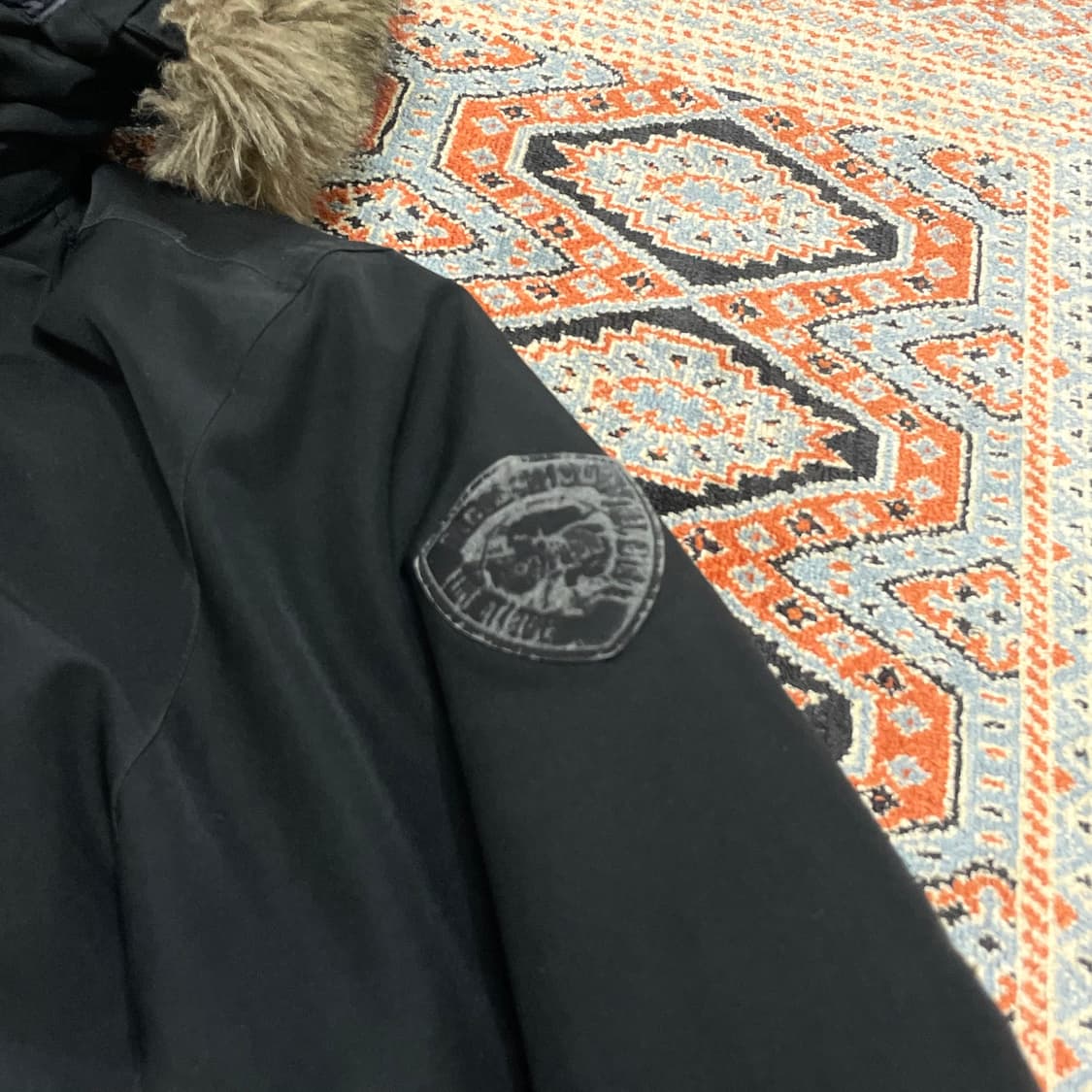 노스페이스 블랙 구스다운 포켓 패딩점퍼 남성L 상품이미지4