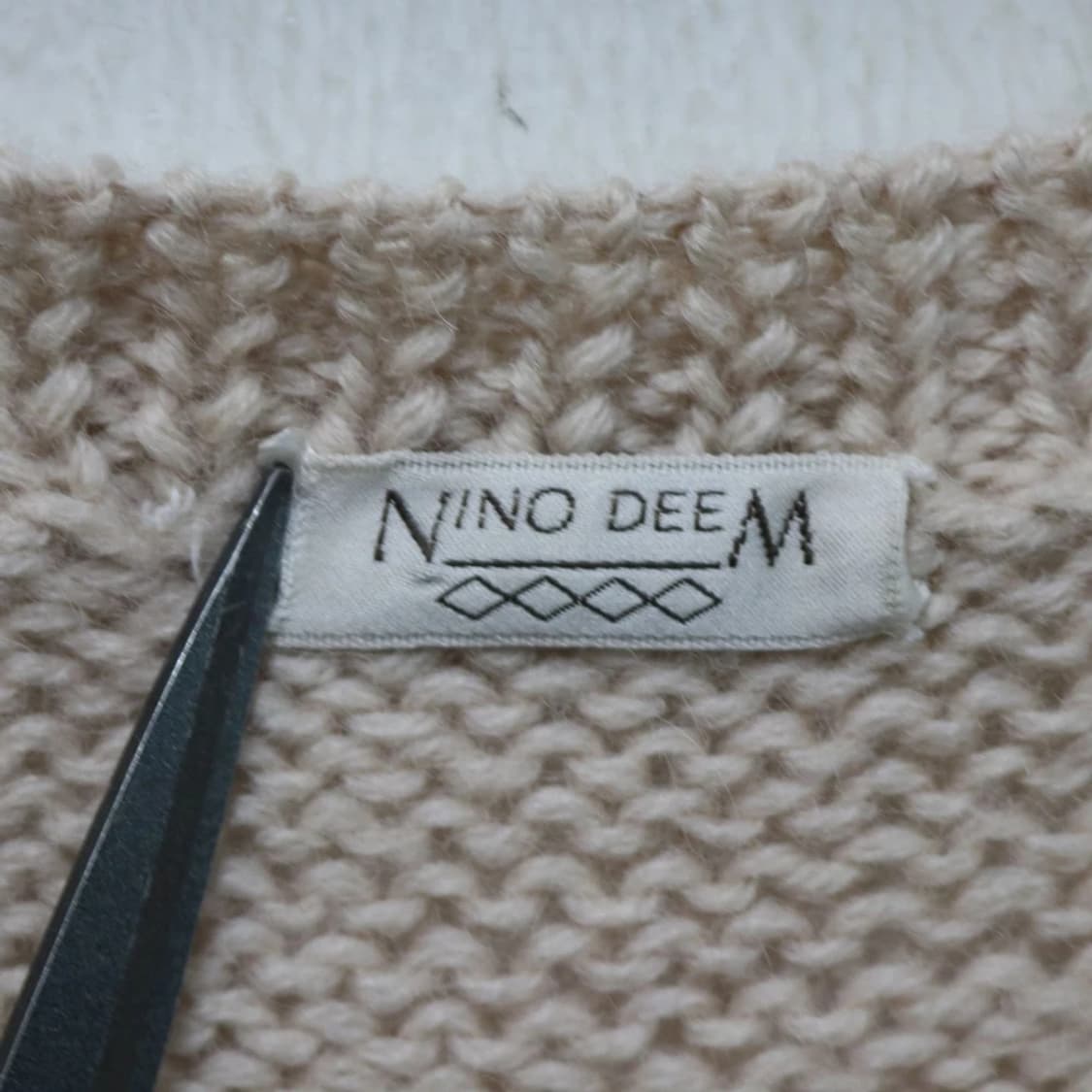 NINO DEEM 꽈배기 폼폼 니트 울 가디건  상품이미지7