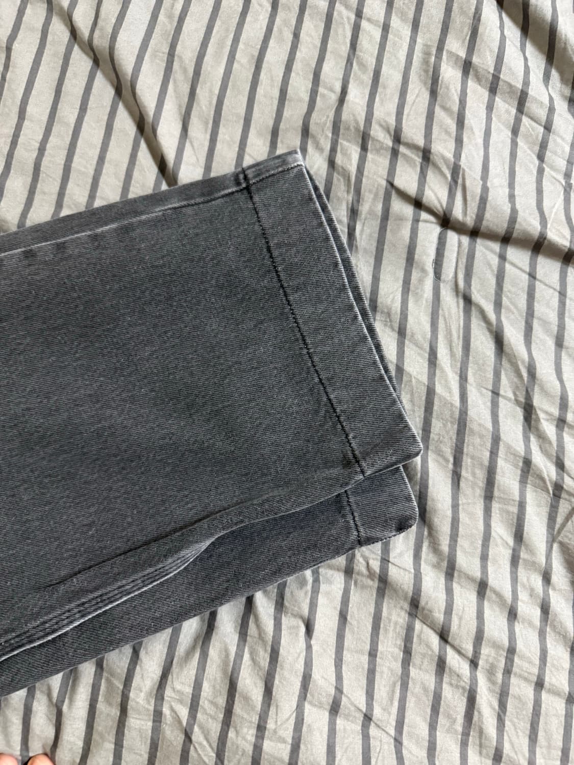 언어펙티드 콘트라스트 데님 블랙 M 상품이미지5