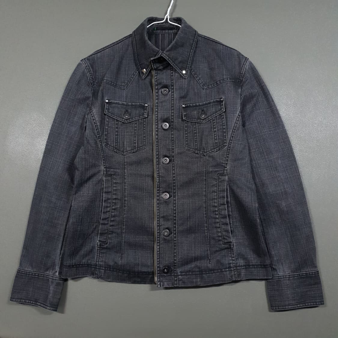 엘르 옴므 버튼 지퍼 디테일 흑청 데님 트러커 자켓 청자켓 상품이미지2