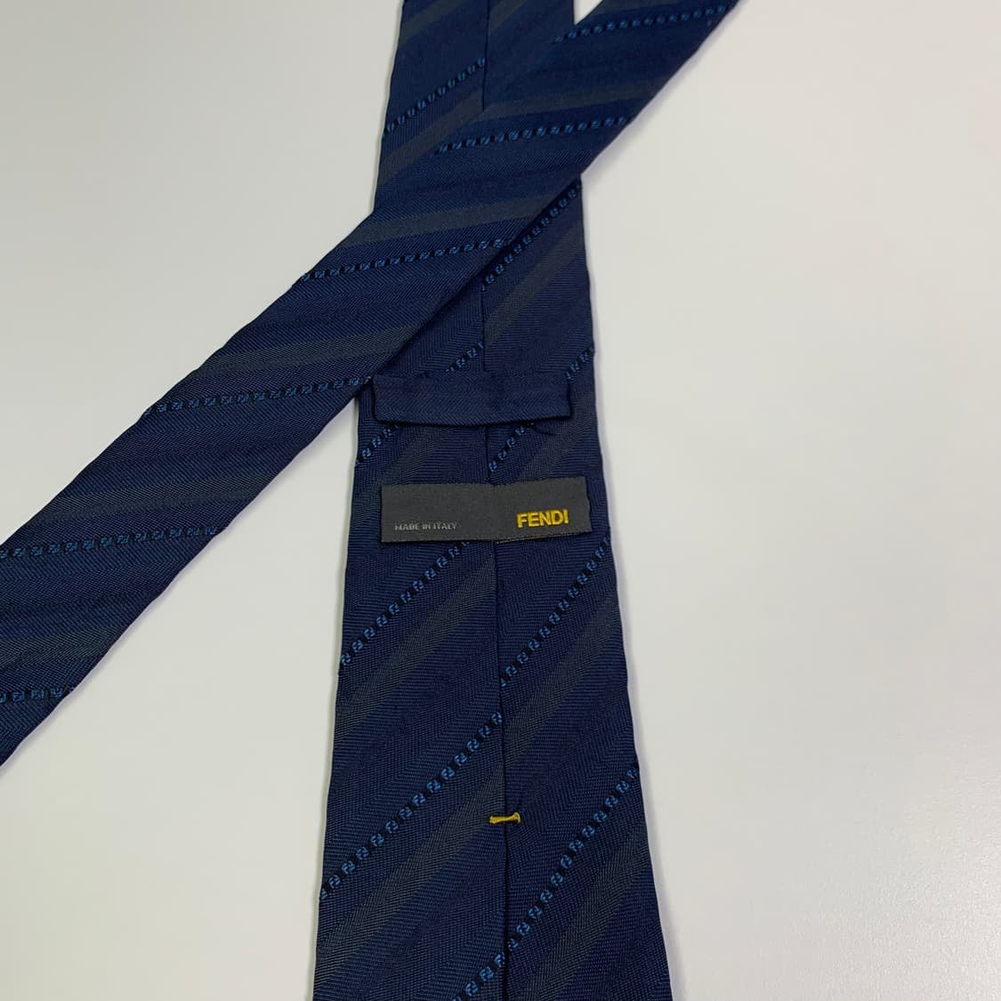 펜디(FENDI) 스몰로고 모노그램 스트라이프 명품넥타이 A+ 7.7cm 상품이미지5