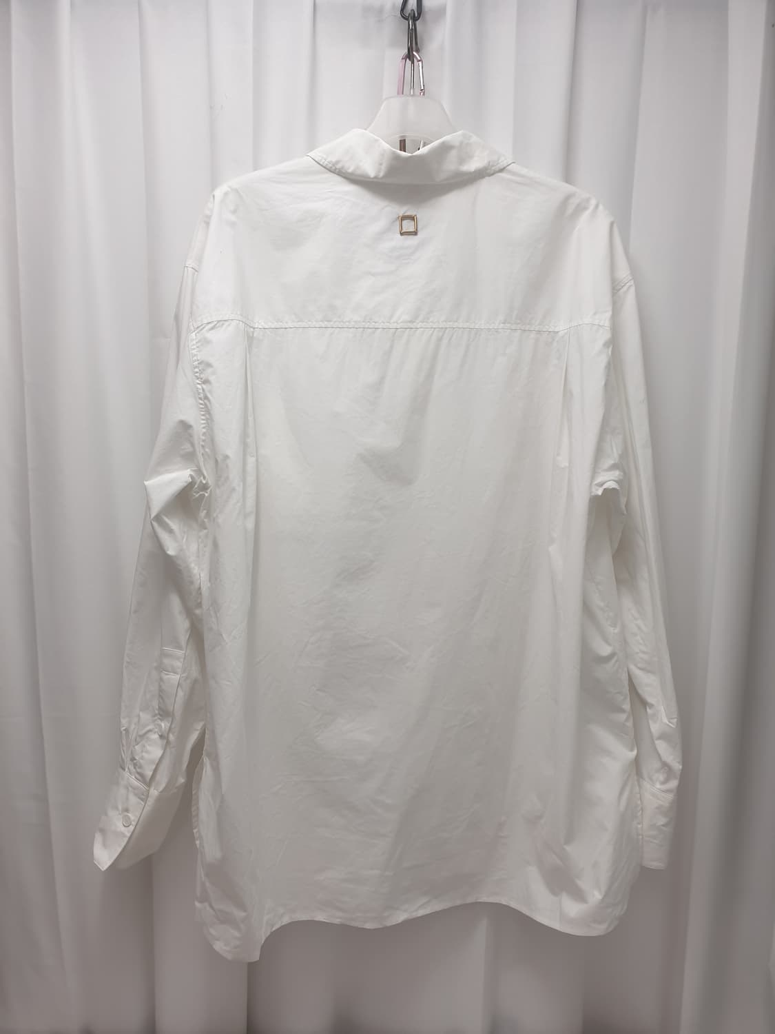 우영미 21ss 화이트 아노락 셔츠 (52) 상품이미지3