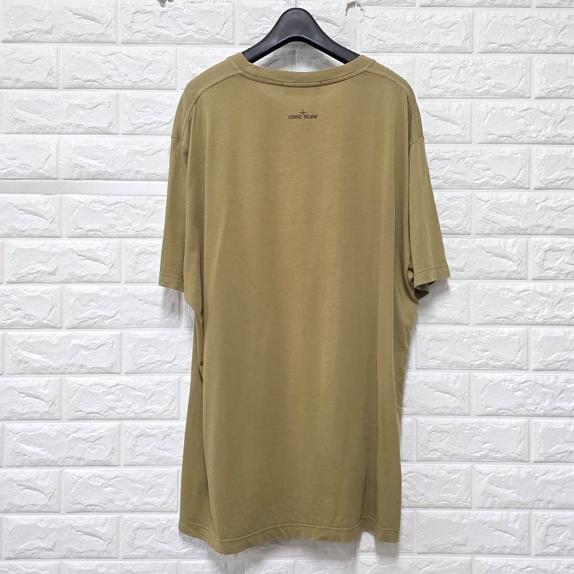 스톤아일랜드 카키 반팔티 2XL 상품이미지4