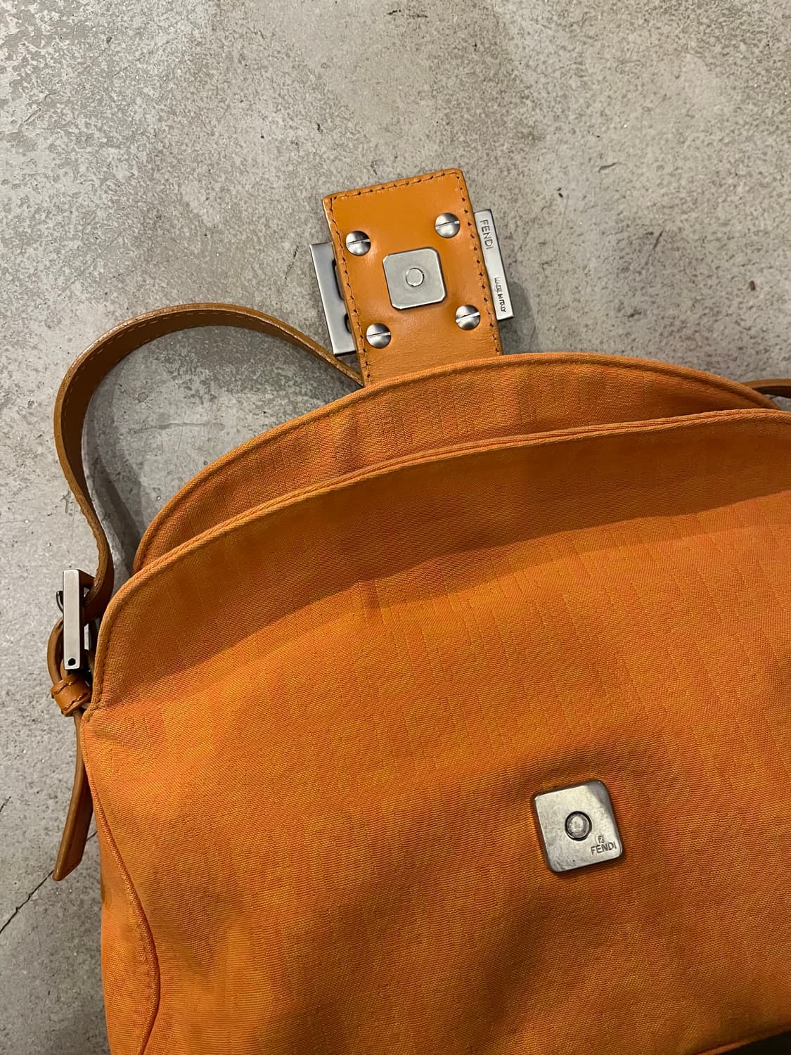 빈티지 펜디 바게트 상품이미지4