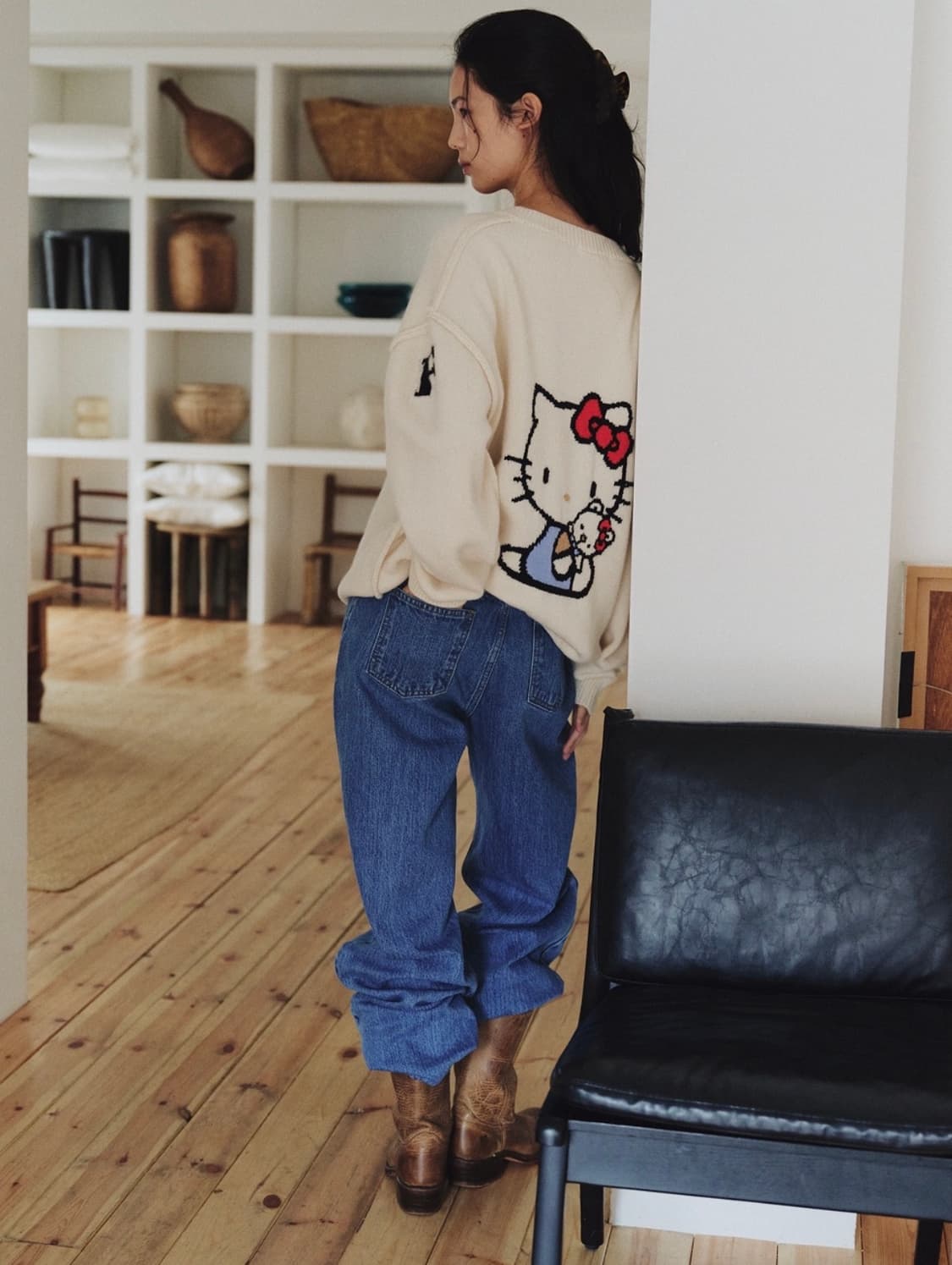 파르벵 헬로키티 브이넥 니트  상품이미지2