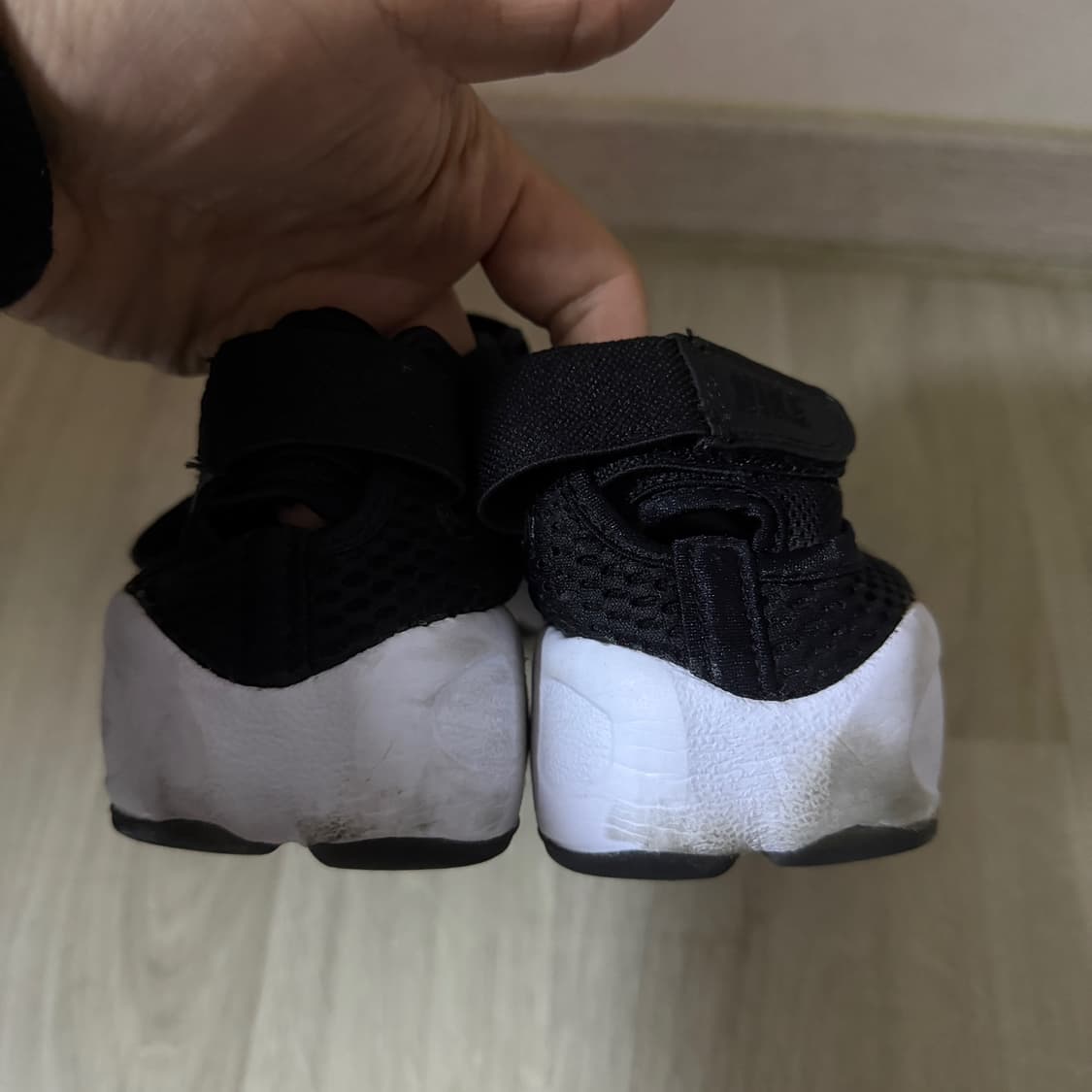 나이키 에어리프트 남성 스니커즈 270 상품이미지4