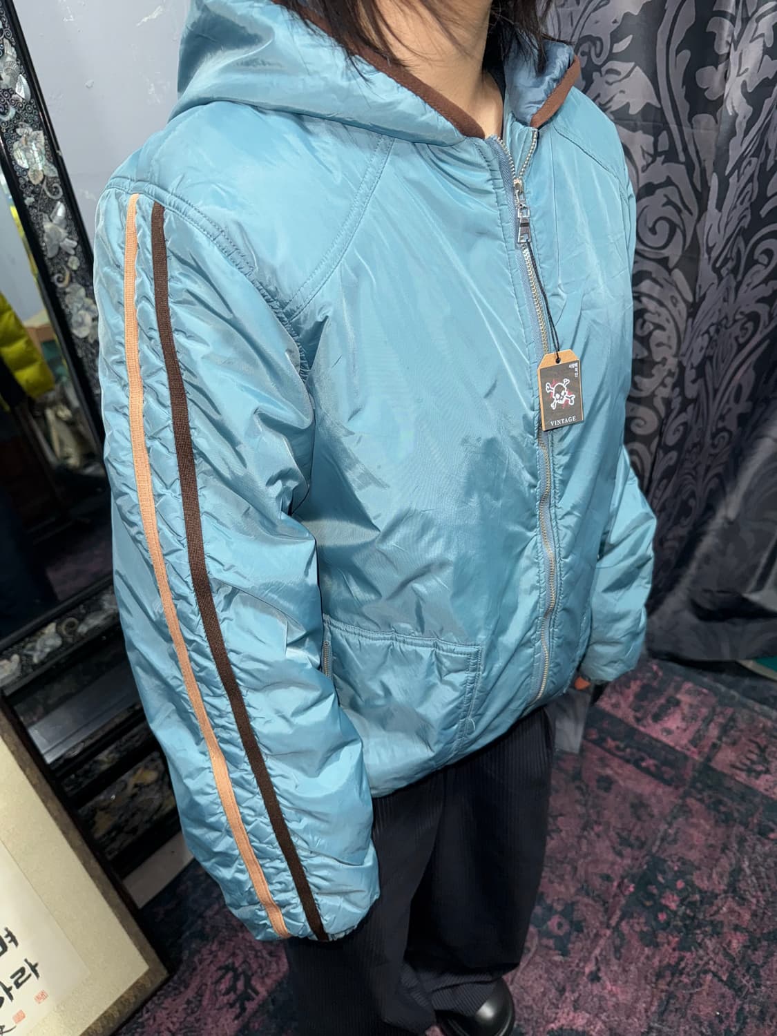 브라운 라인 포인트 트랙  패딩 상품이미지1