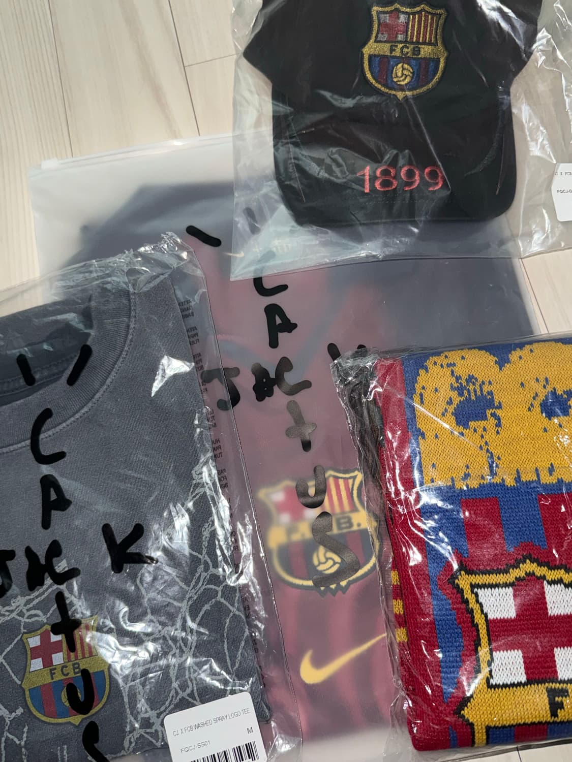 트레비스스캇 바르셀로나 반팔 M 상품이미지1