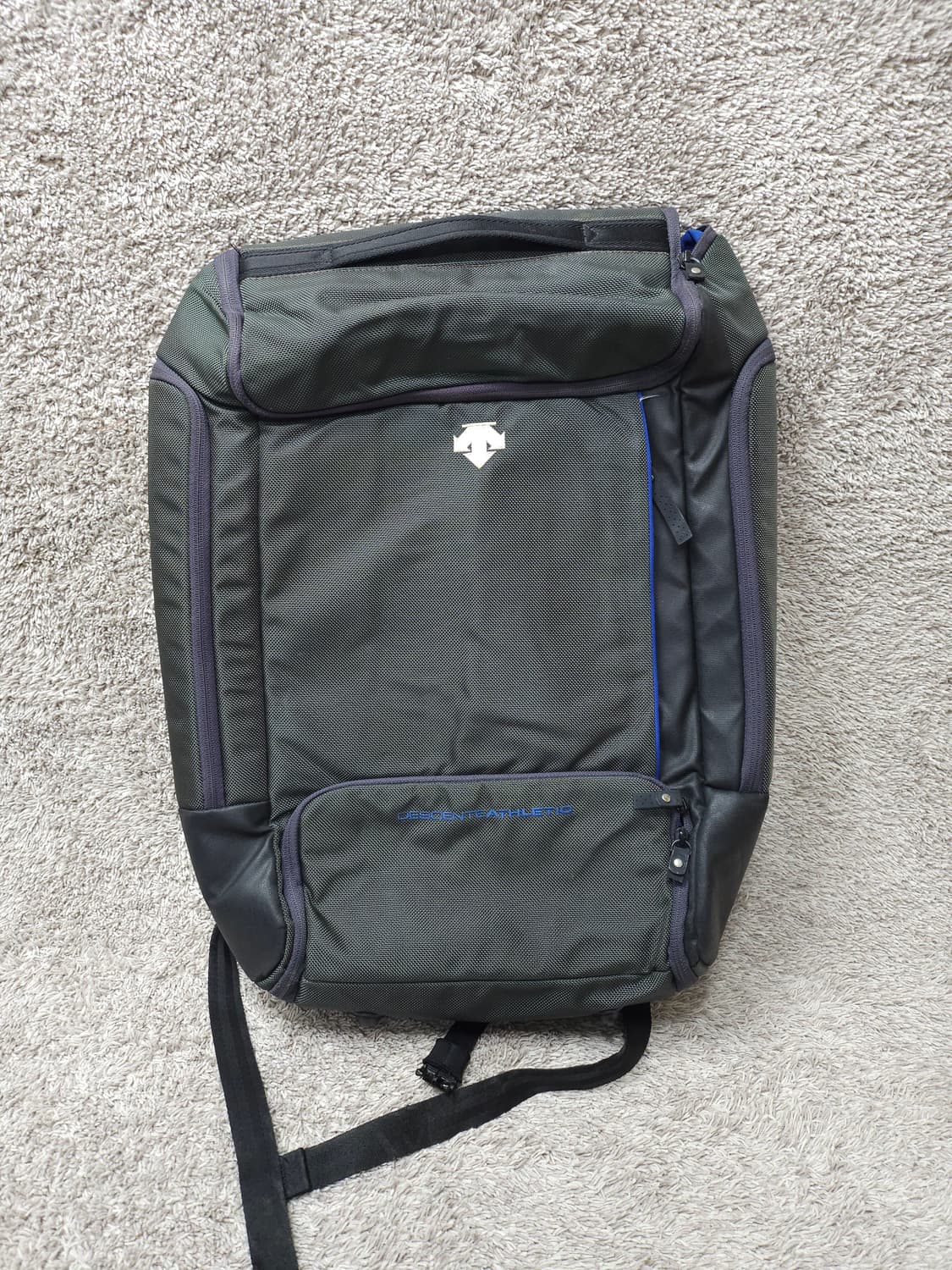 데상트 애슬레틱 스퀘어 백팩 상품이미지1