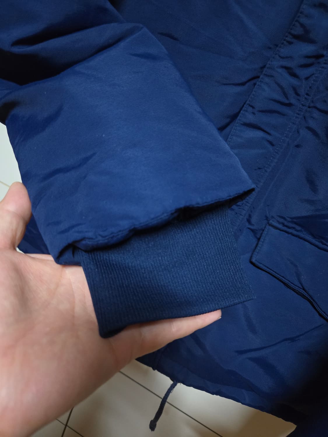 아디다스 덕다운 패치 네이비 패딩 상품이미지4