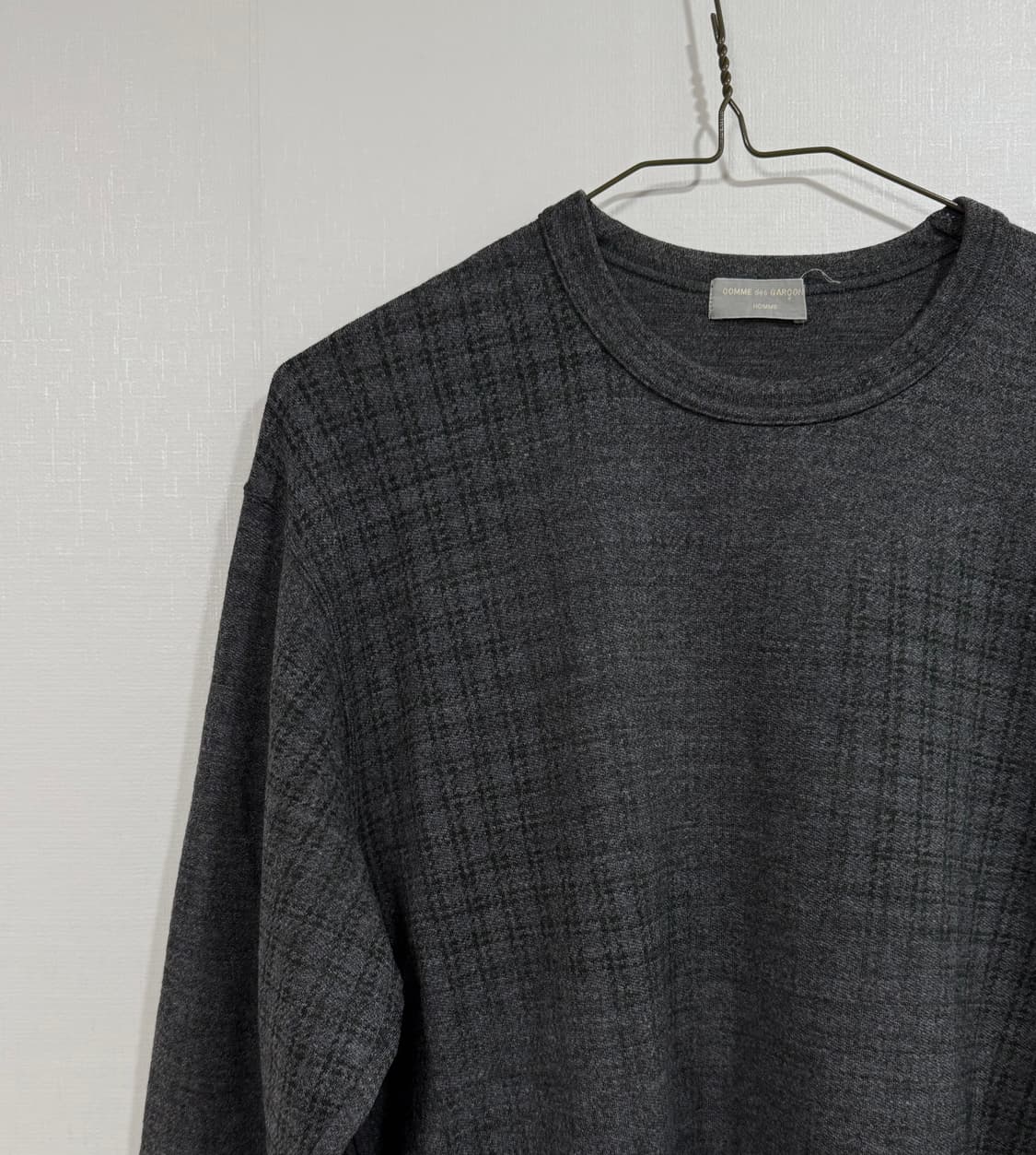 꼼데가르송 옴므 비대칭 체크 프린팅 니트 상품이미지1