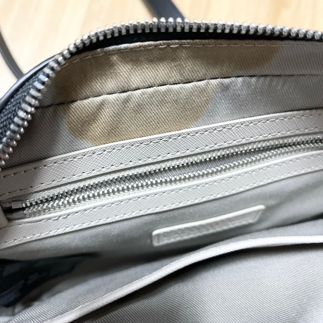 라코스테 크로스백 가방 블랙 상품이미지5