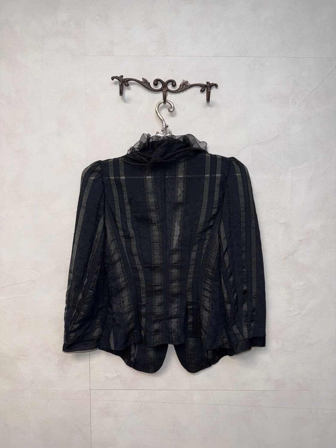 OBZEE black ruffle flower stripe jacket  상품이미지3