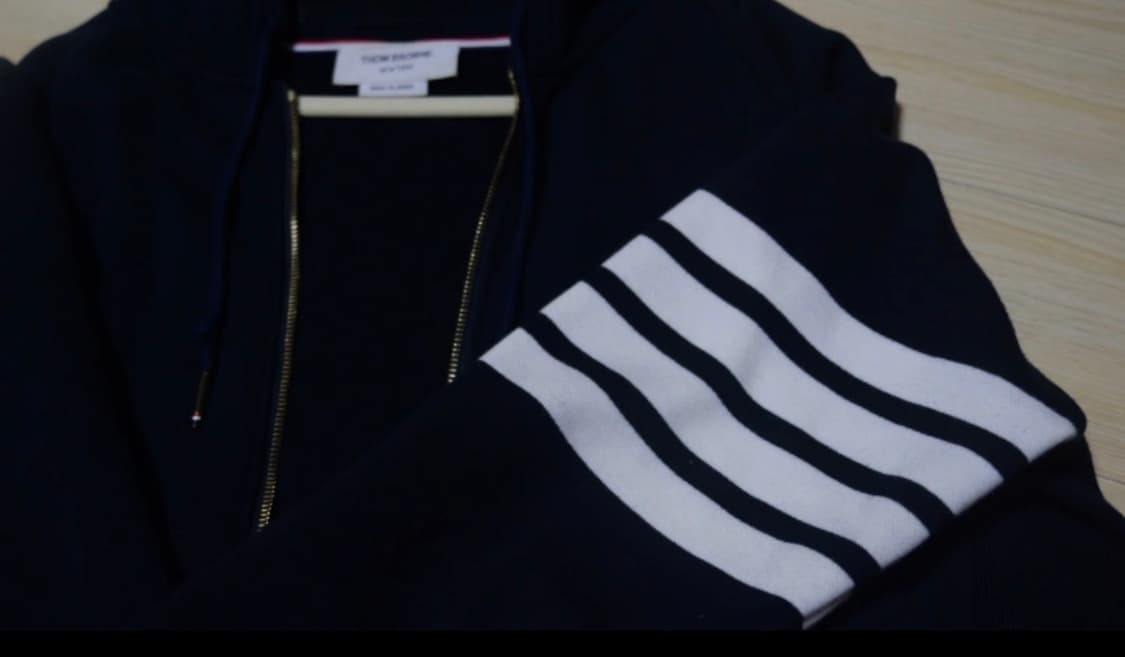 톰브라운 4선 후드집업 판매합니다 상품이미지2