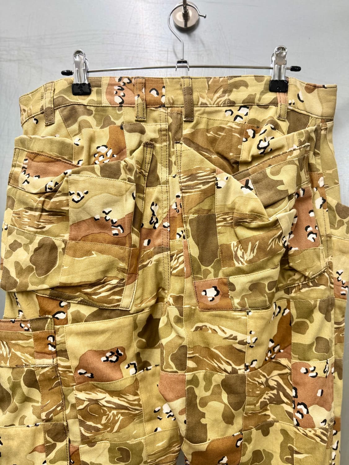 Vivienne Westwood 멀티페이시드 카모 패치워크 카고 팬츠 상품이미지6