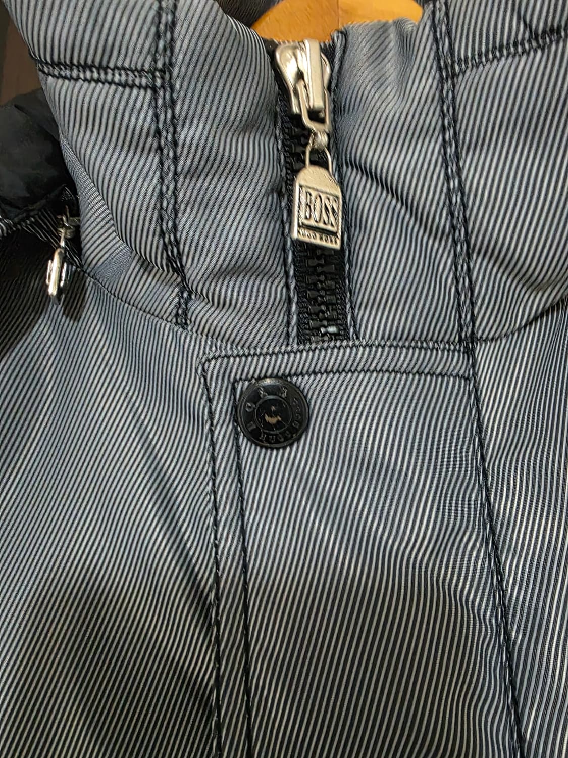 휴고보스 방수 방풍 구스 윤기나는 쟈켓 105. 상태a급 상품이미지4