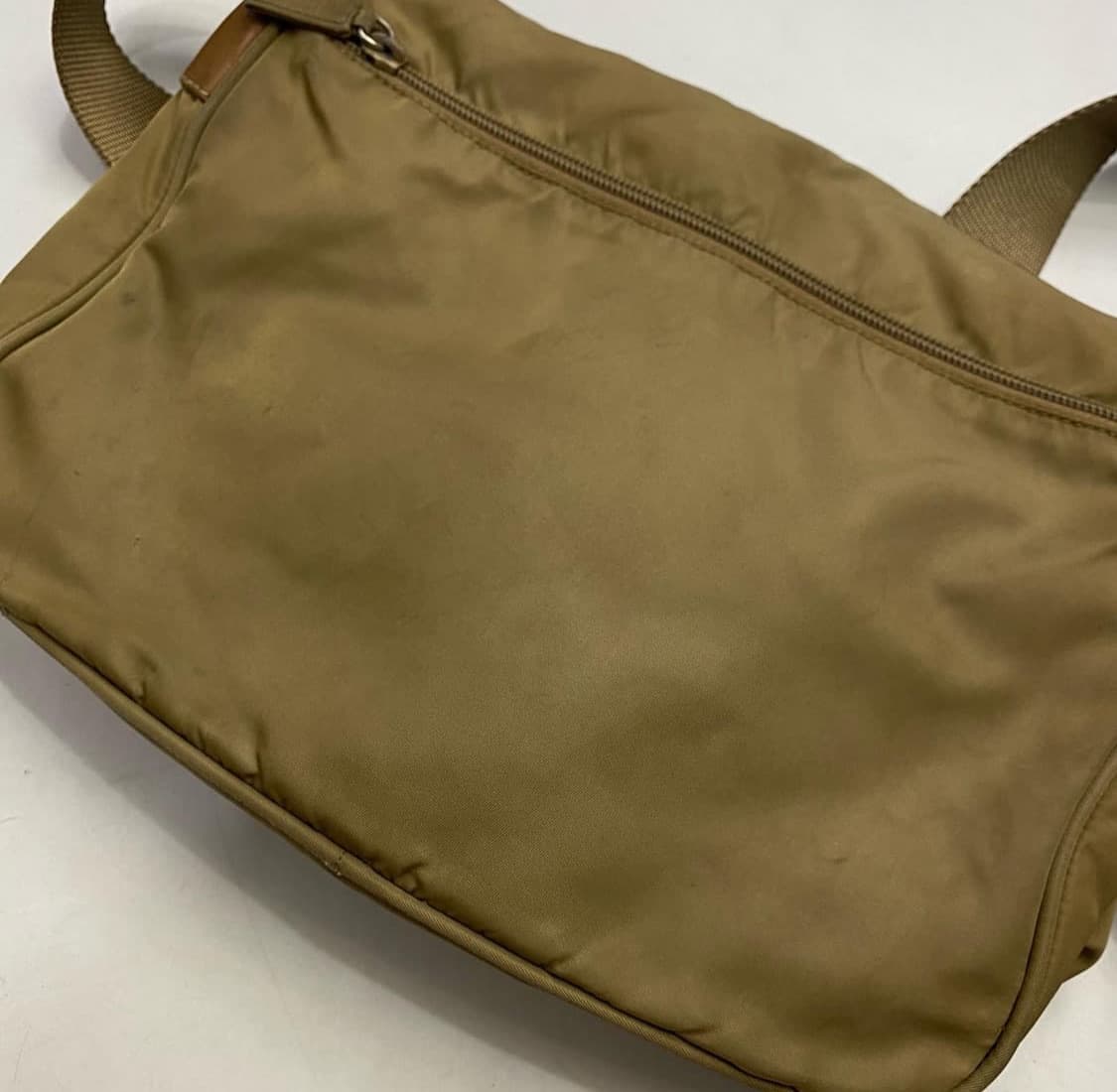 프라다 포코노 버클 크로스백 상품이미지5