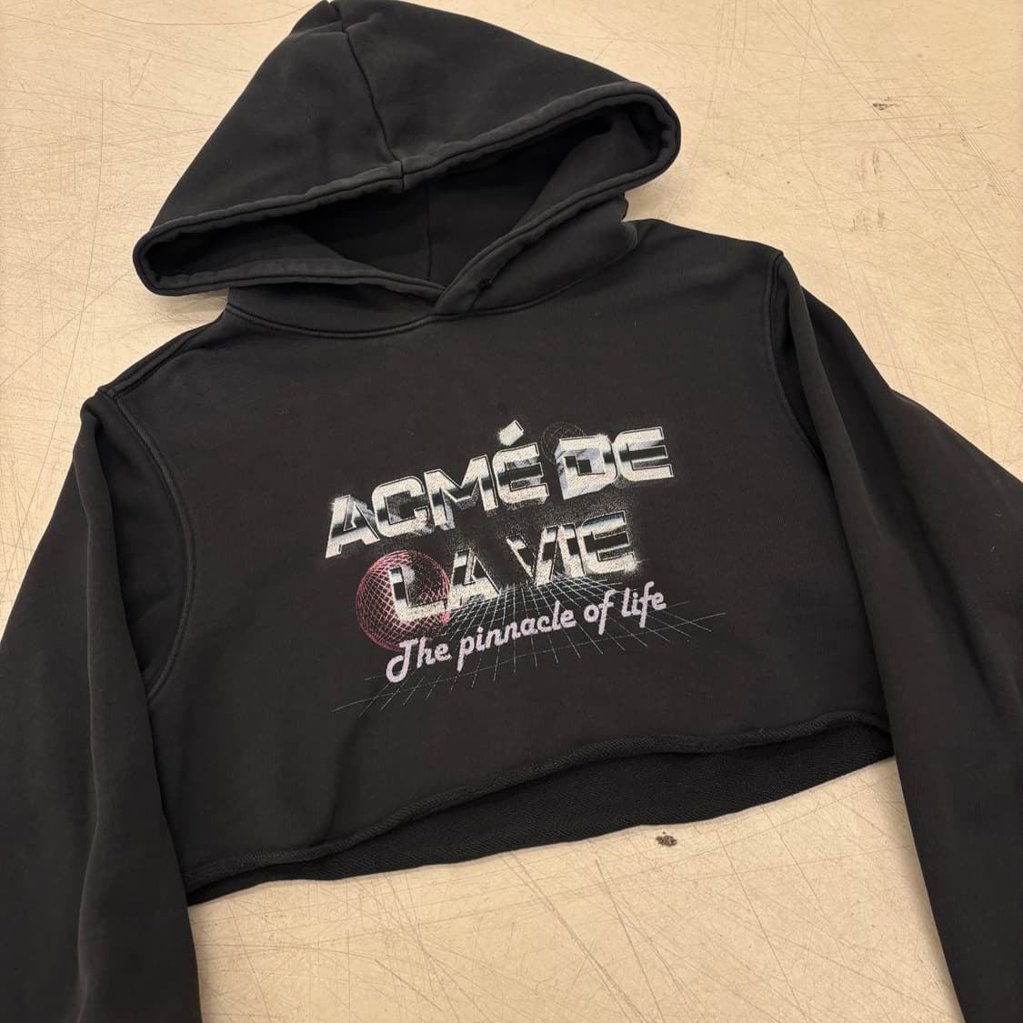 아크메드라비 빅로고 크롭 후드티 상품이미지2