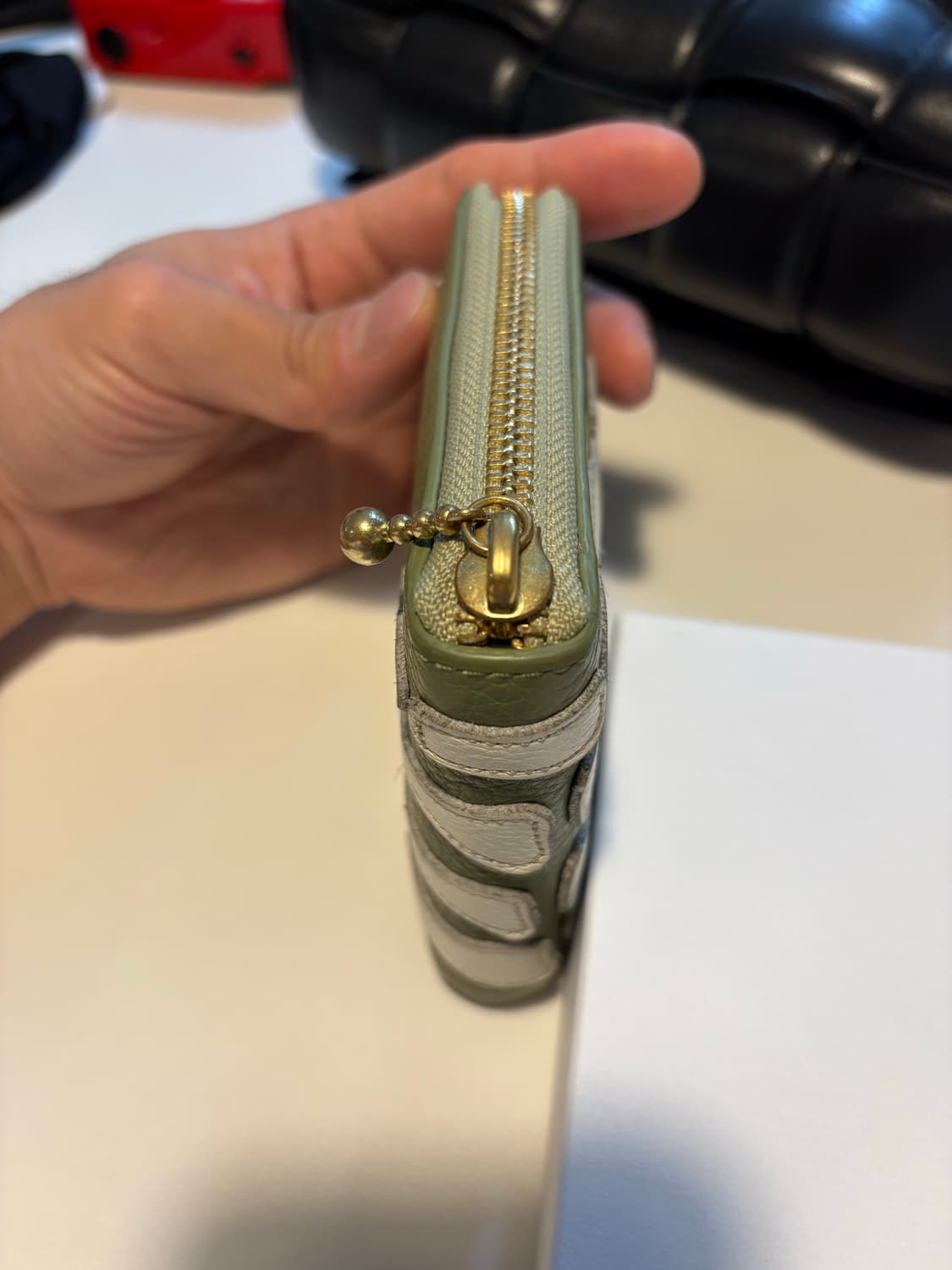 캐피탈 썸즈 업 본 핸드 지퍼 지갑 올리브 상품이미지8