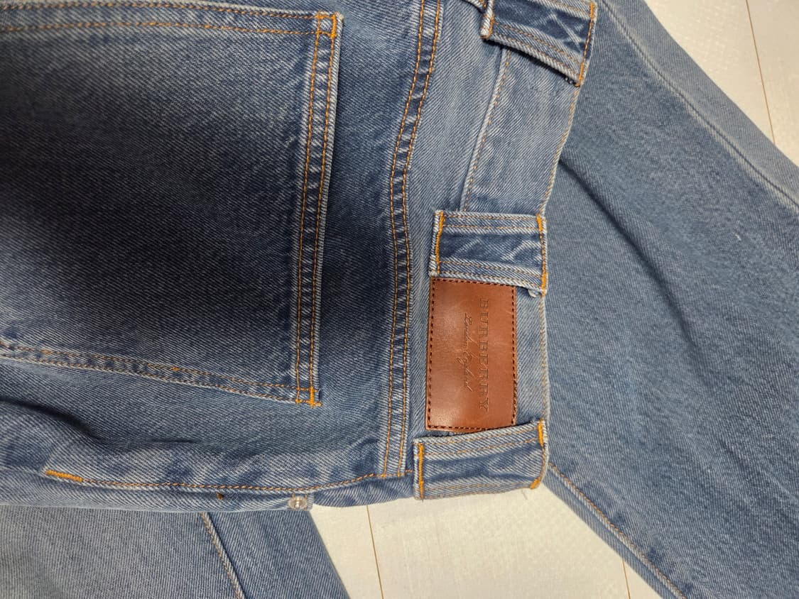 버버리 청바지 배색  상품이미지3